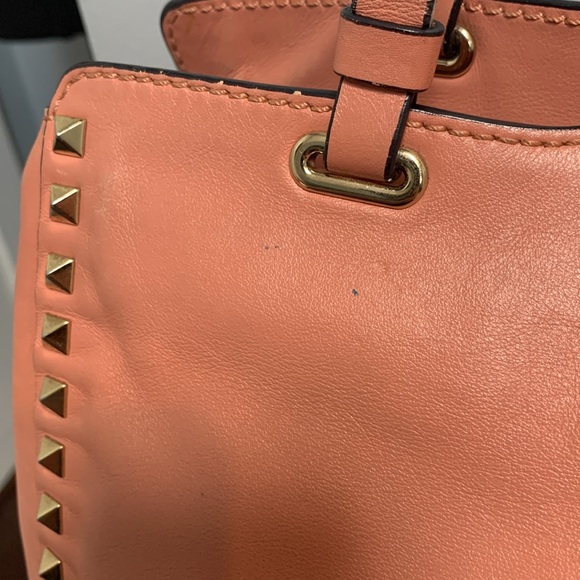 ❌SOLD❌Authentic Valentino Garavani pink leather Rockstud leather purse - Picture 4 of 17